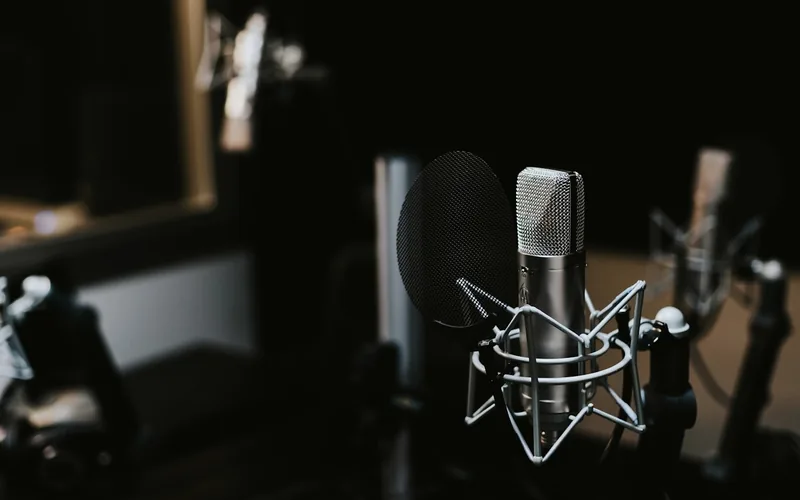 Micro de studio radio : Samuel Roux invité de RTL sur le syndrome du paradis